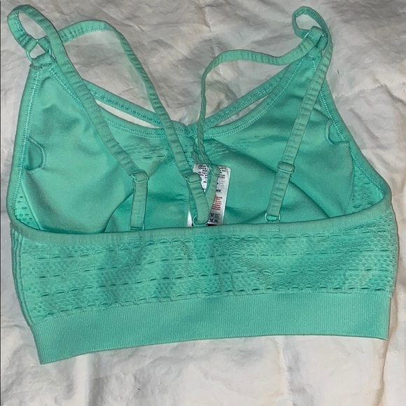 Gymshark Vital Pistachio Set - Picture 3 of 4